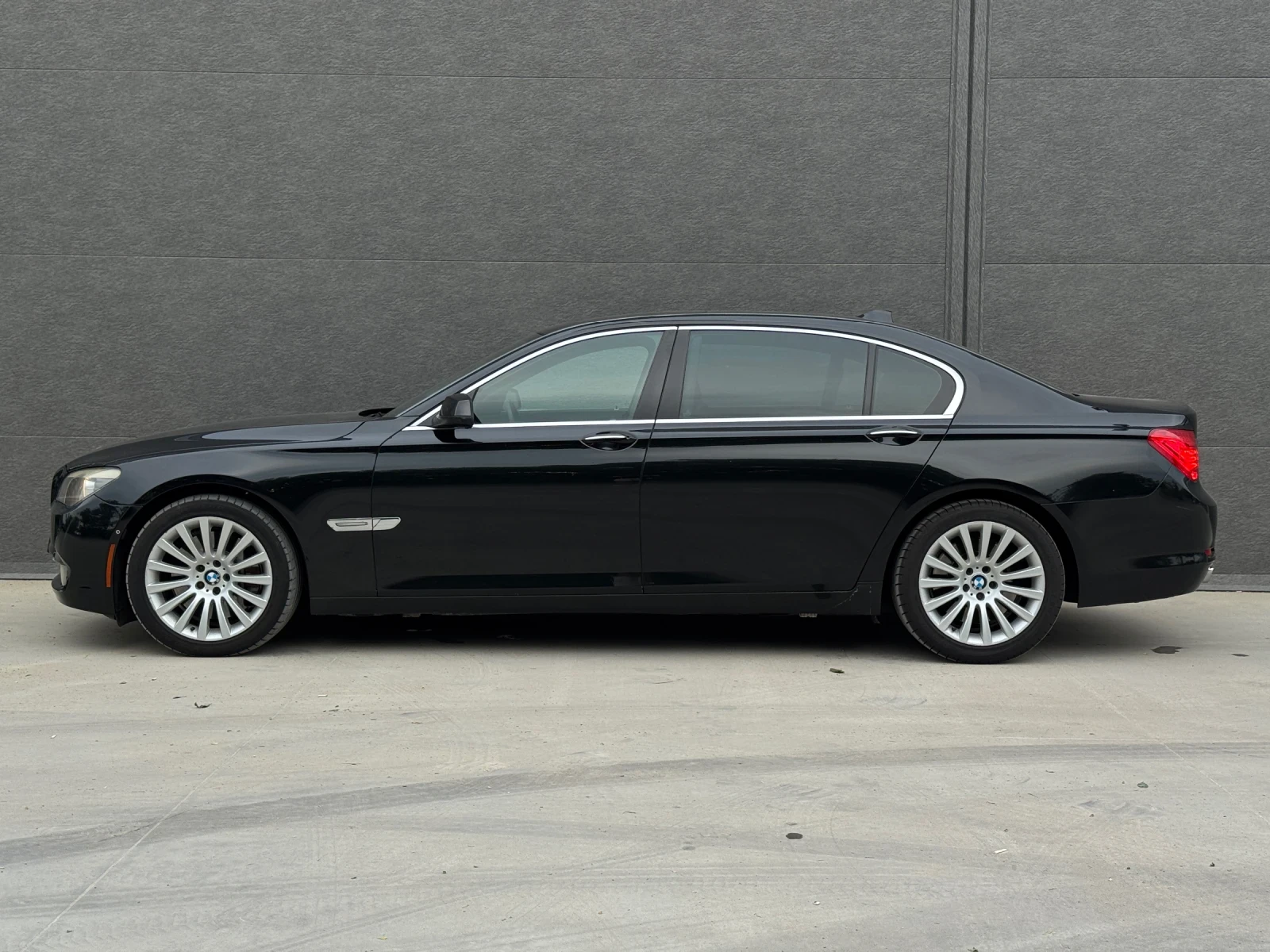 BMW 750 Long * * Нов двигател* * Пълна сервизна история - изображение 3