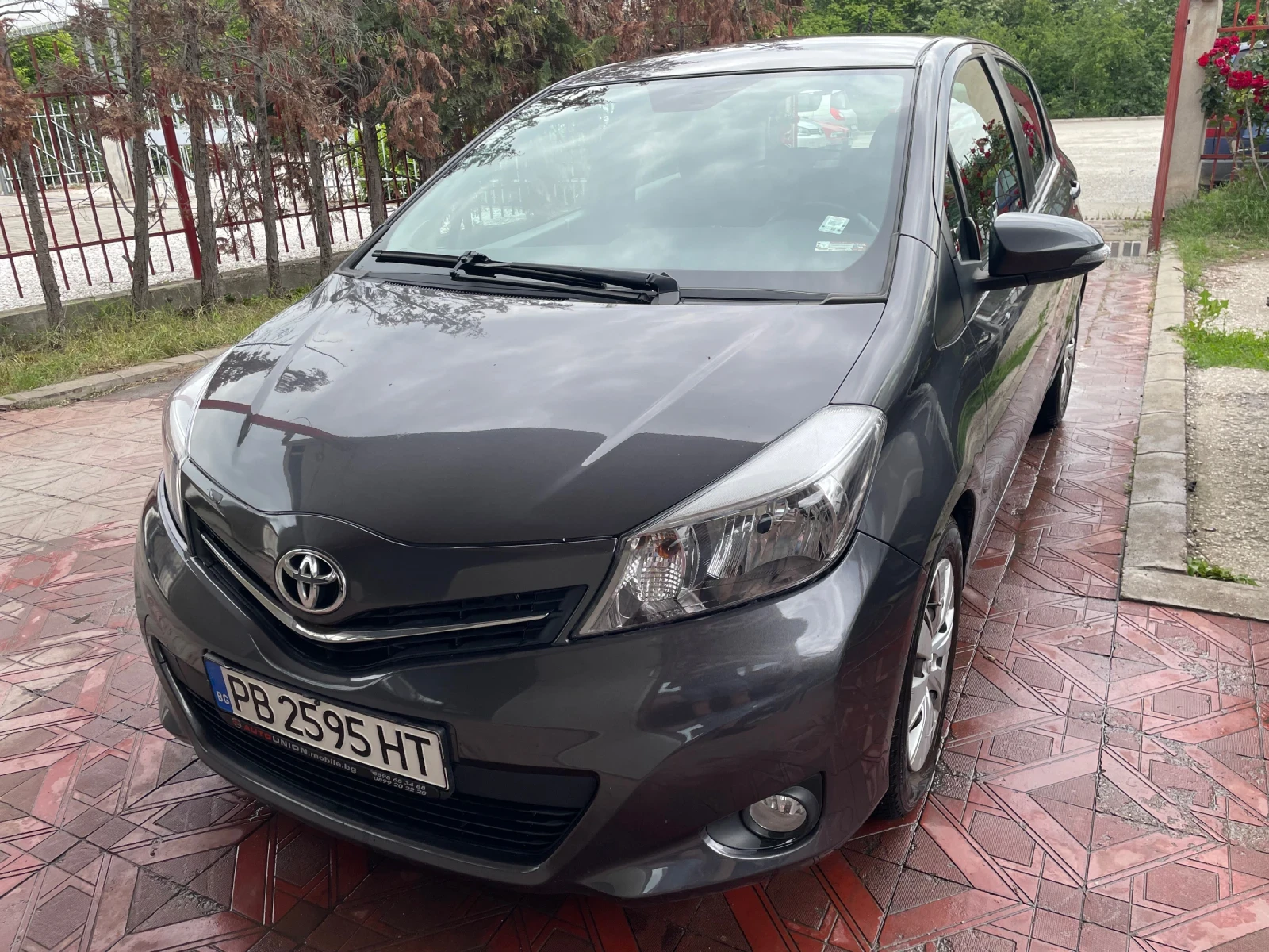 Toyota Yaris  - изображение 2