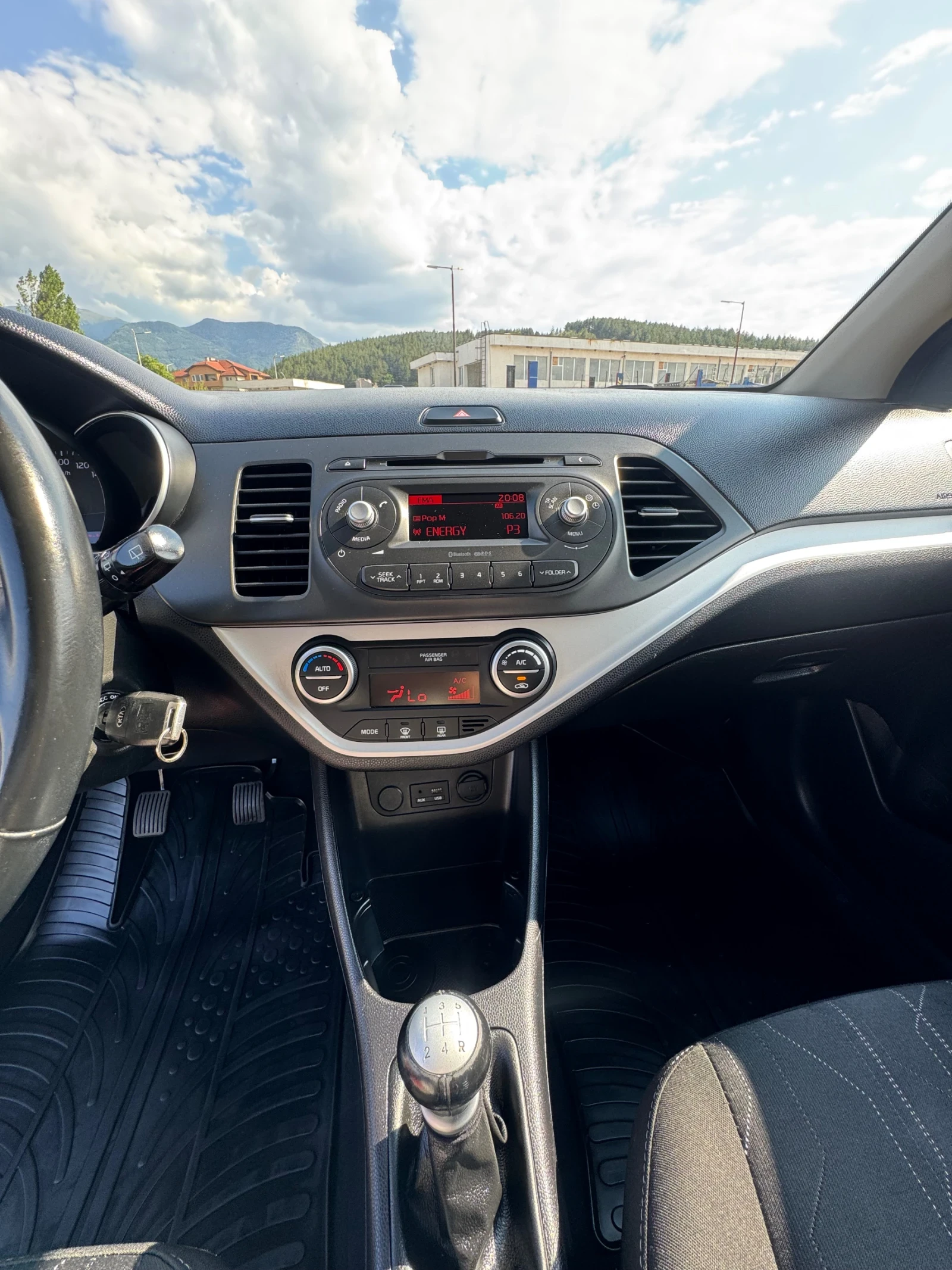 Kia Picanto 1.0i 65hp 72хил.км.euro6 - изображение 10