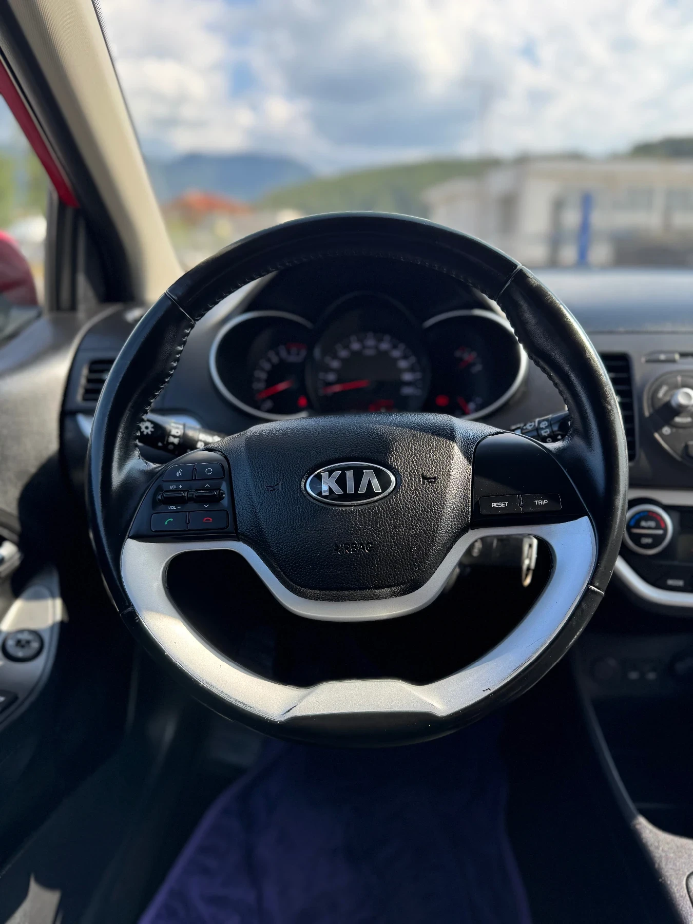 Kia Picanto 1.0i 65hp 72хил.км.euro6 - изображение 8