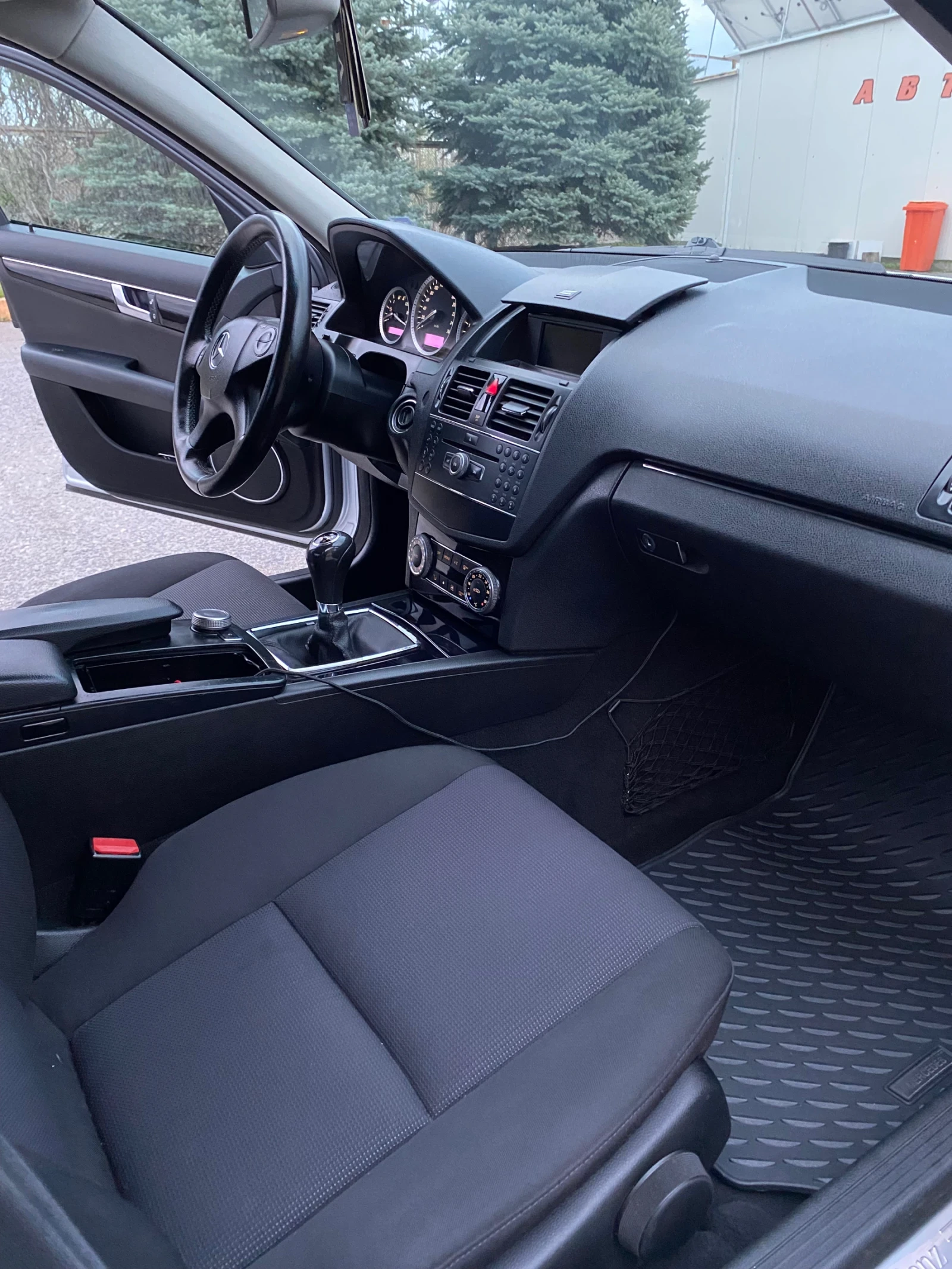 Mercedes-Benz C 220  - изображение 9