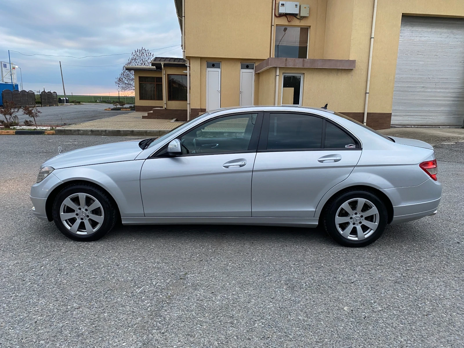 Mercedes-Benz C 220  - изображение 6