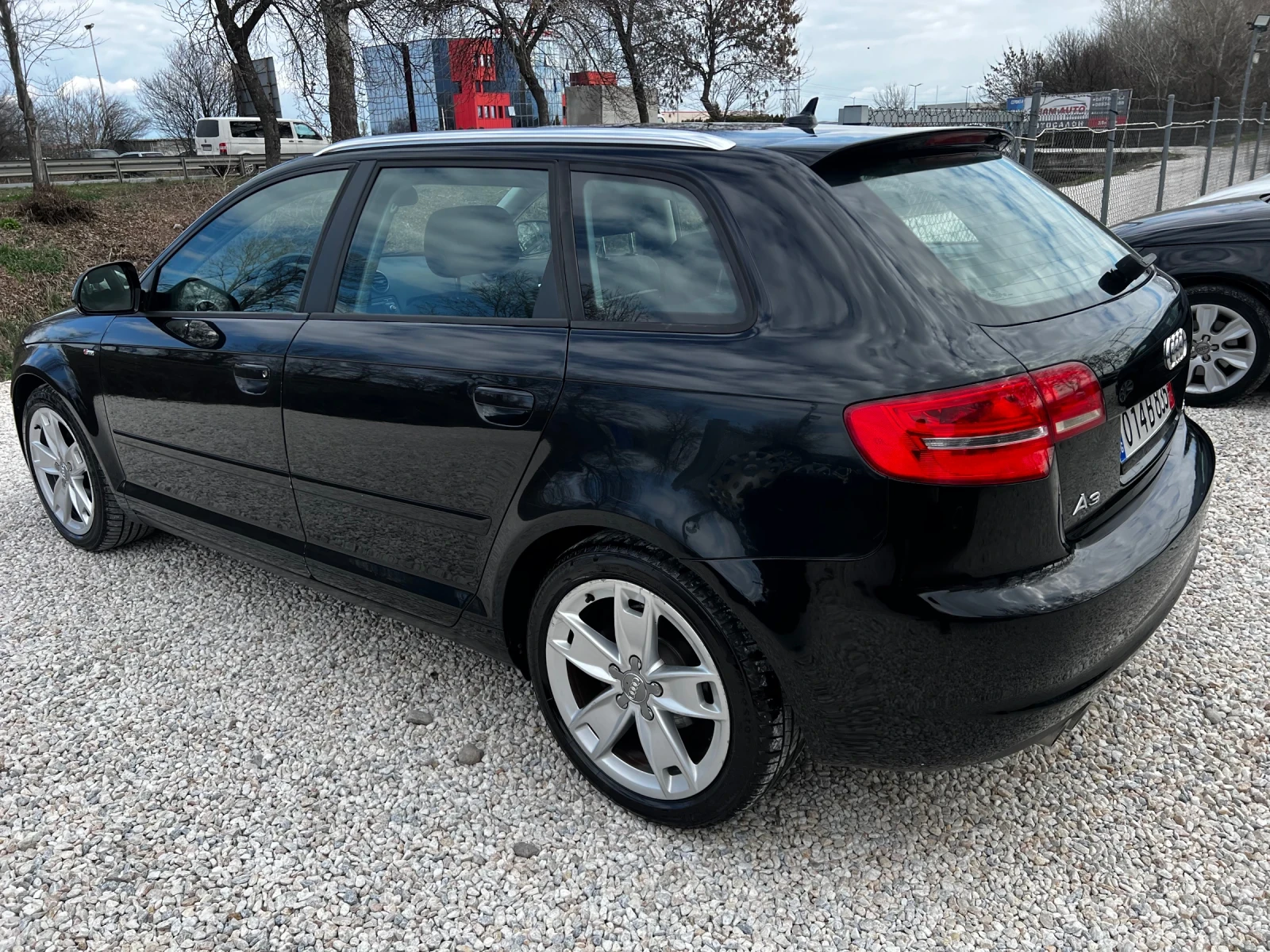 Audi A3 2.0 TDI S-LINE 6-SPEED - изображение 6