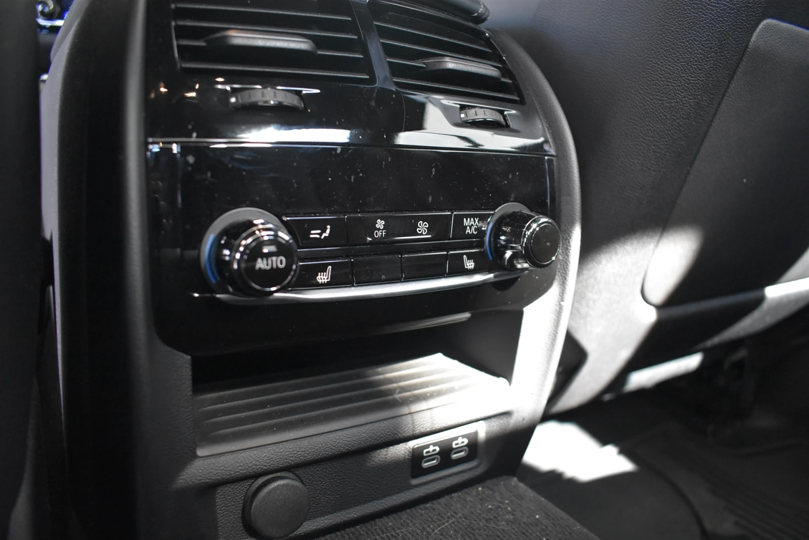 BMW 550 xDrive Sedan, снимка 11 - Автомобили и джипове - 53721334