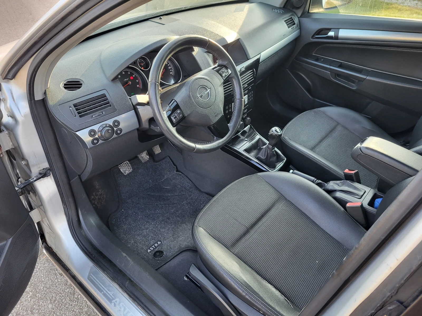 Opel Astra 1.6 LPG ITALY, снимка 6 - Автомобили и джипове - 53853377