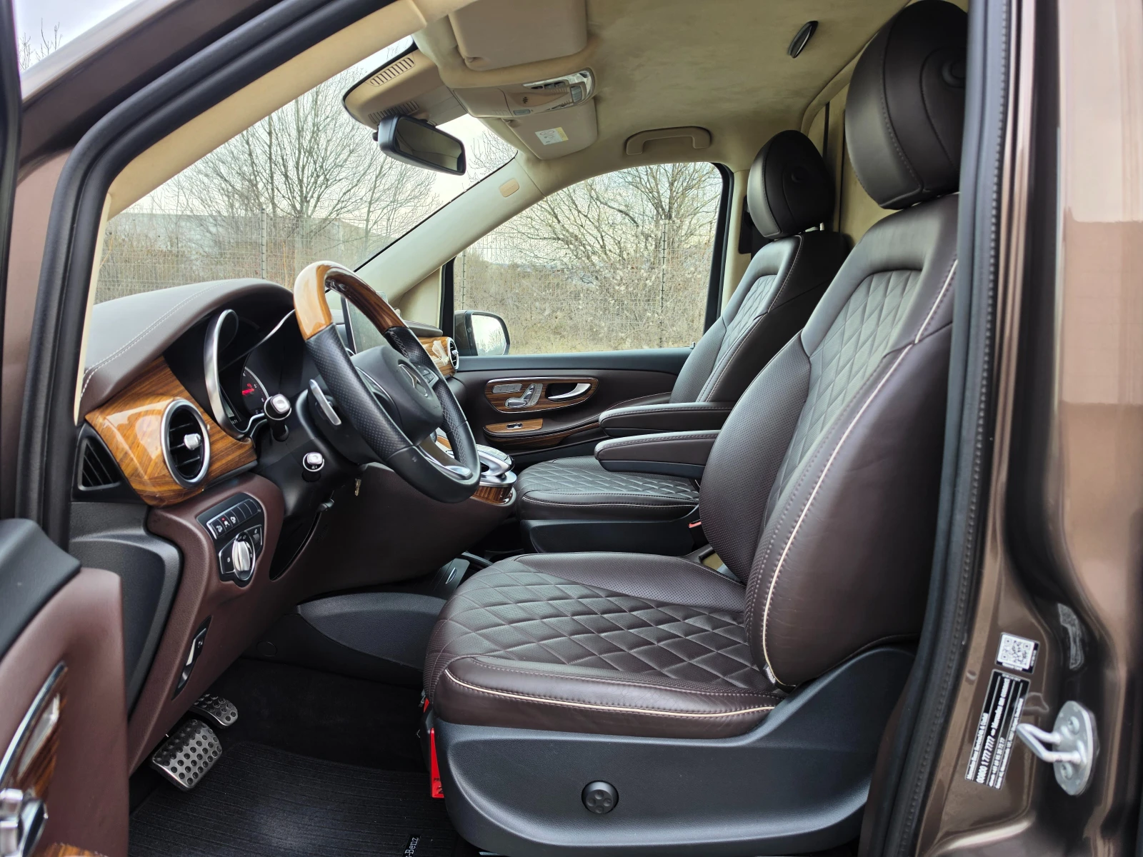 Mercedes-Benz V 300 V250 БИЗНЕС ПОРЪЧКОВ УНИКАТ, снимка 10 - Автомобили и джипове - 54150179