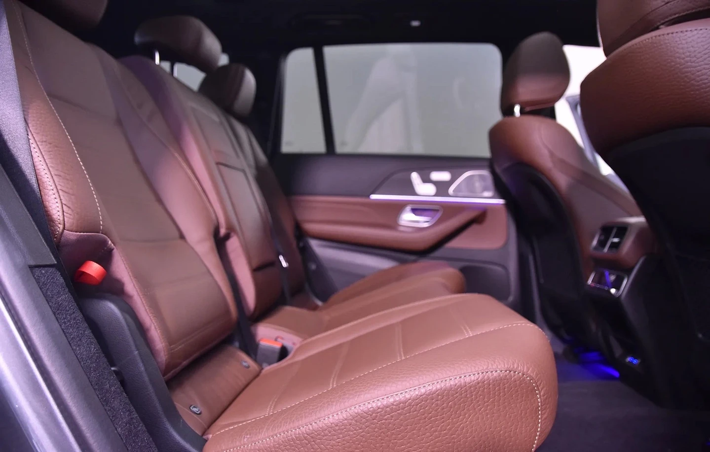 Mercedes-Benz GLS 450 d 4MATIC AMG-Line, снимка 9 - Автомобили и джипове - 54914139