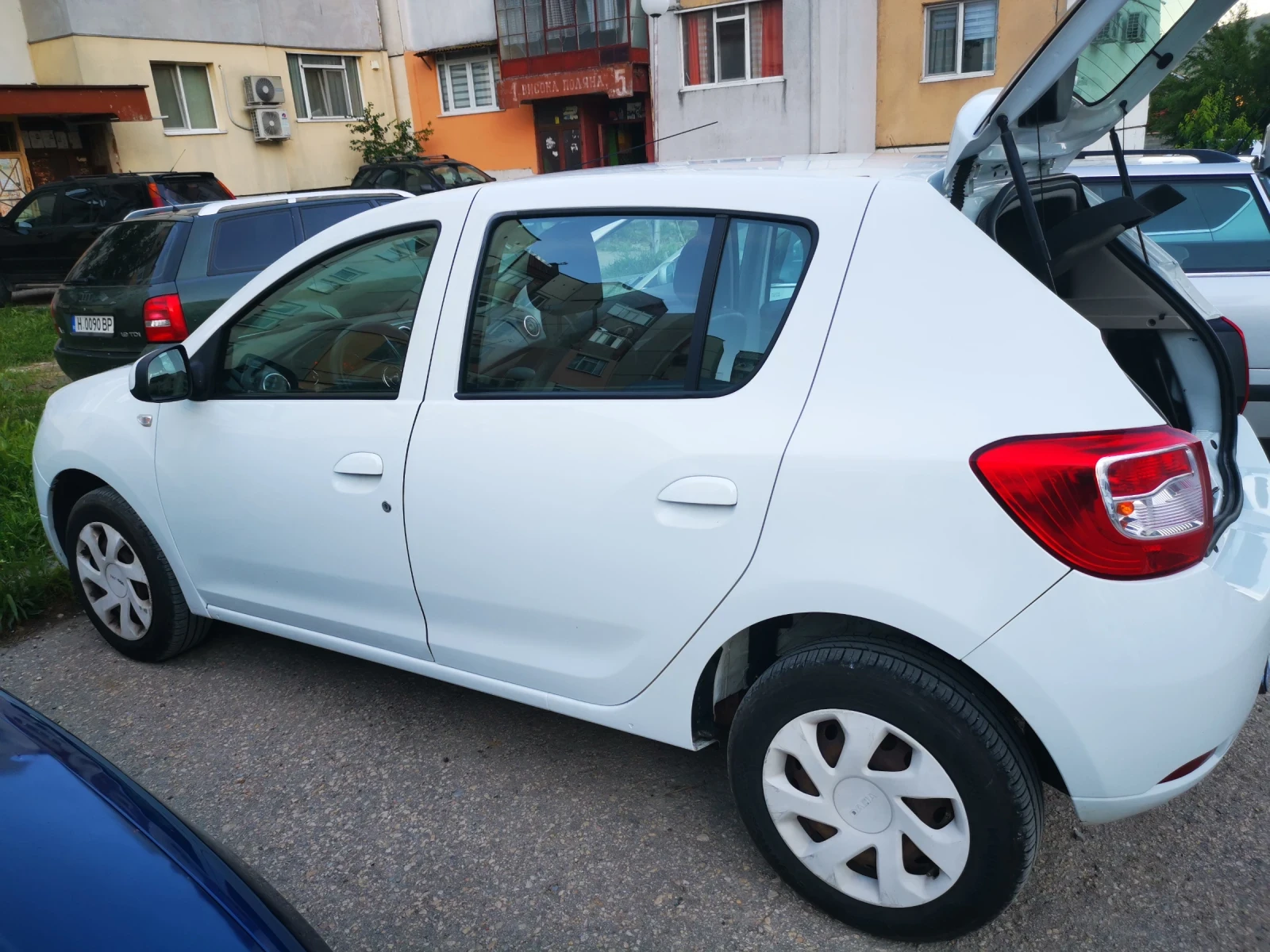 Dacia Sandero, снимка 2 - Автомобили и джипове - 54921023