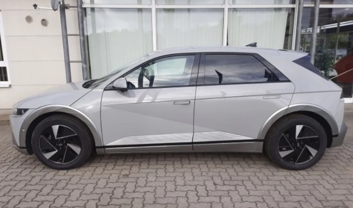 Hyundai Ioniq 5 UNIQ* 84KW* 325H.P.* AWD* ГАРАНЦИЯ, снимка 3 - Автомобили и джипове - 55930464