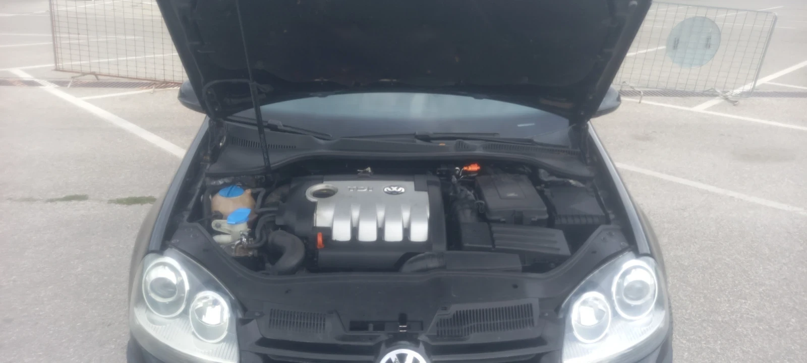 VW Golf 2.0 TDI BMM, снимка 8 - Автомобили и джипове - 56203834