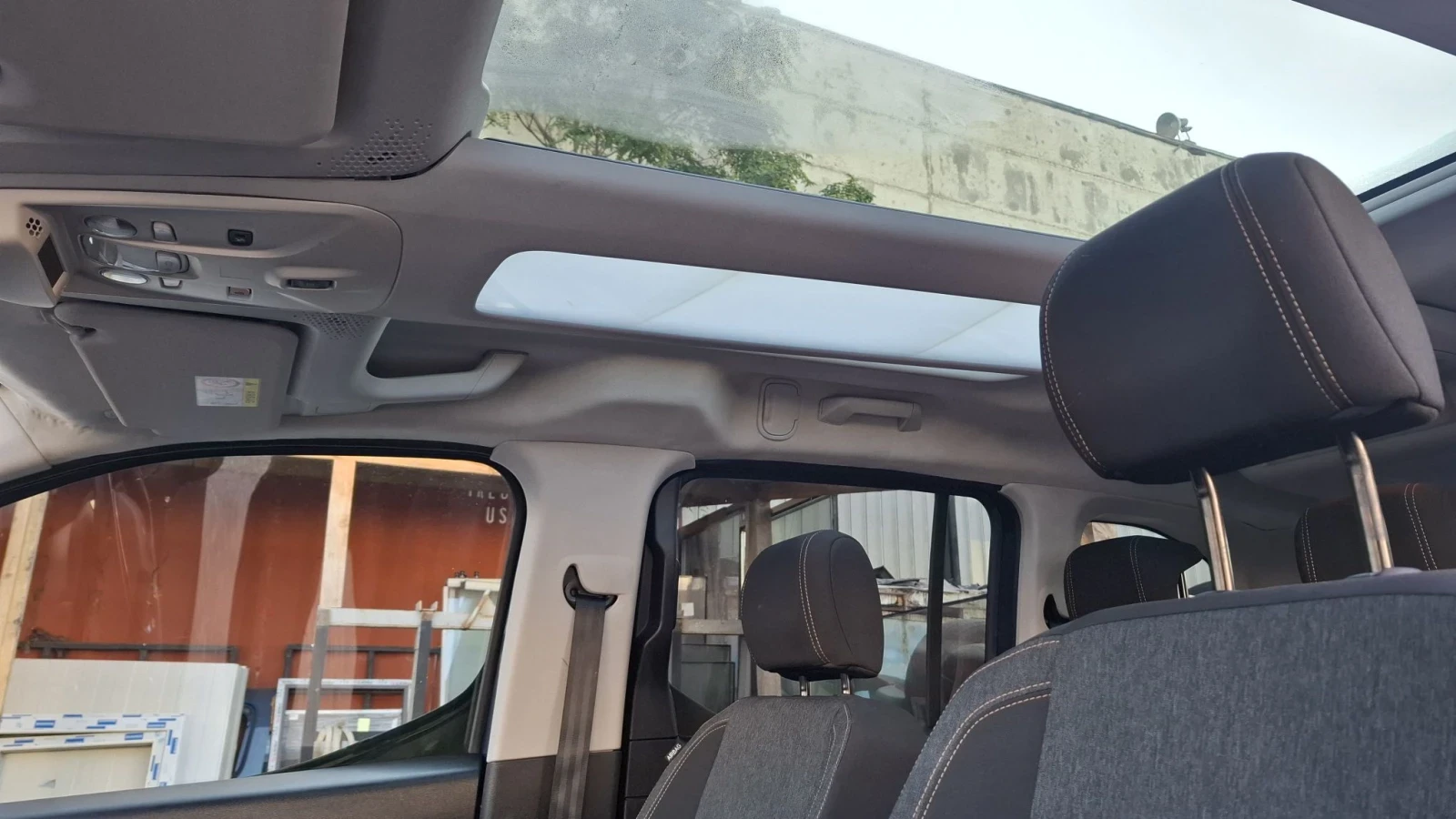 Peugeot Rifter Панорама, снимка 9 - Автомобили и джипове - 56378388