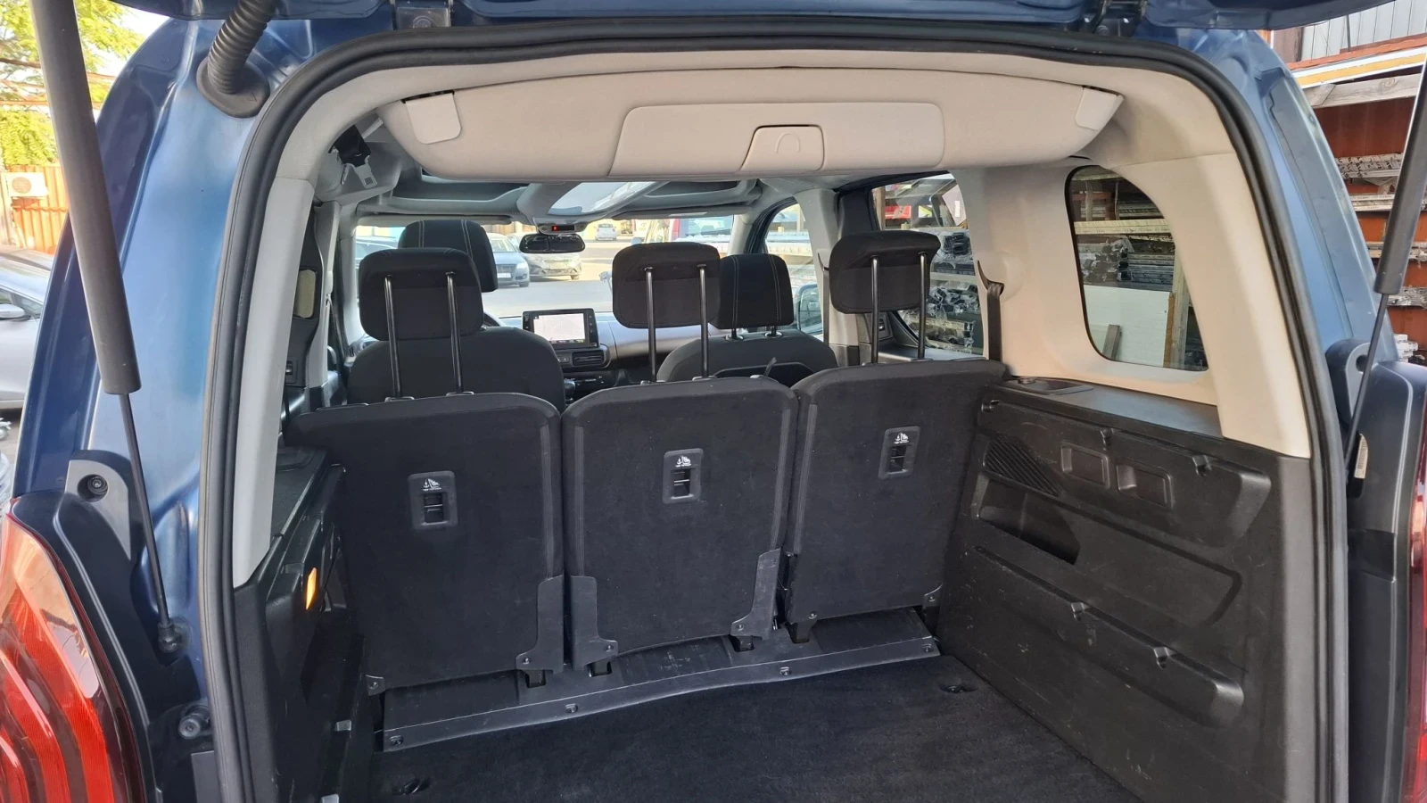 Peugeot Rifter Панорама, снимка 17 - Автомобили и джипове - 56378388