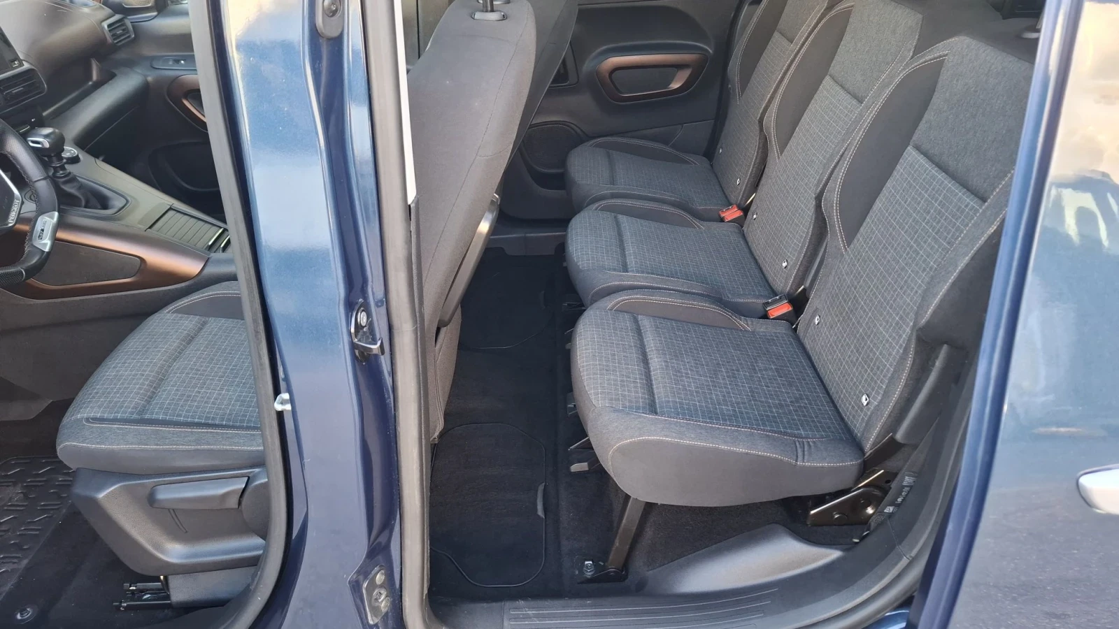 Peugeot Rifter Панорама, снимка 15 - Автомобили и джипове - 56378388
