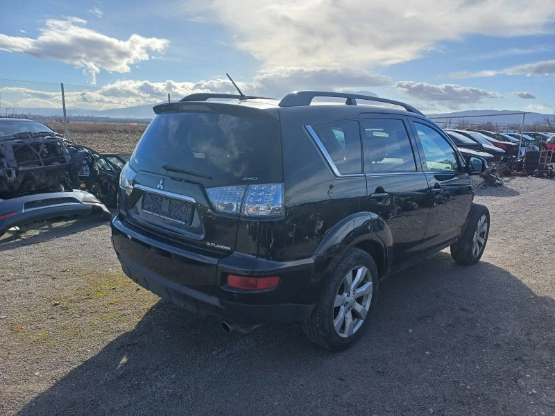 Mitsubishi Outlander 2.4i-170кс-на части, снимка 3 - Автомобили и джипове - 46763469