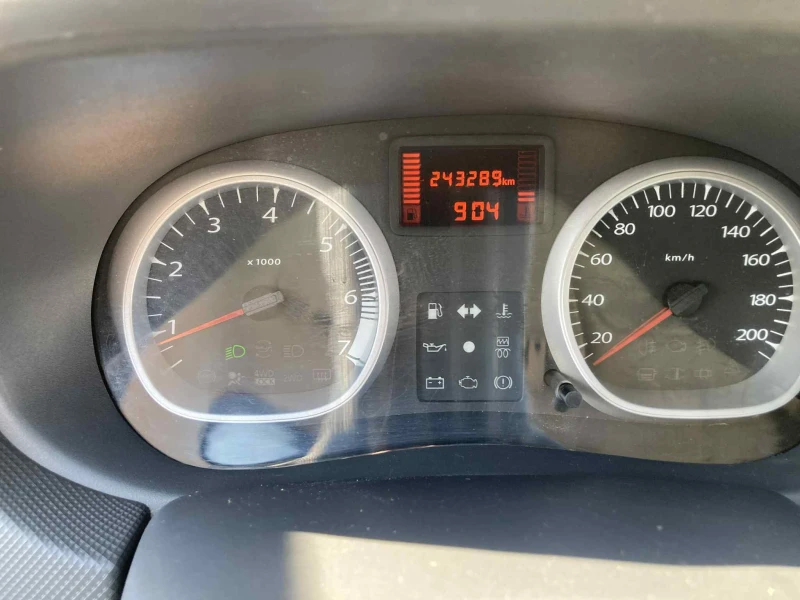 Dacia Duster, снимка 8 - Автомобили и джипове - 52275549