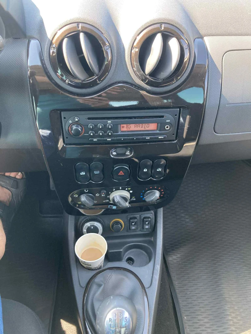 Dacia Duster, снимка 10 - Автомобили и джипове - 52275549