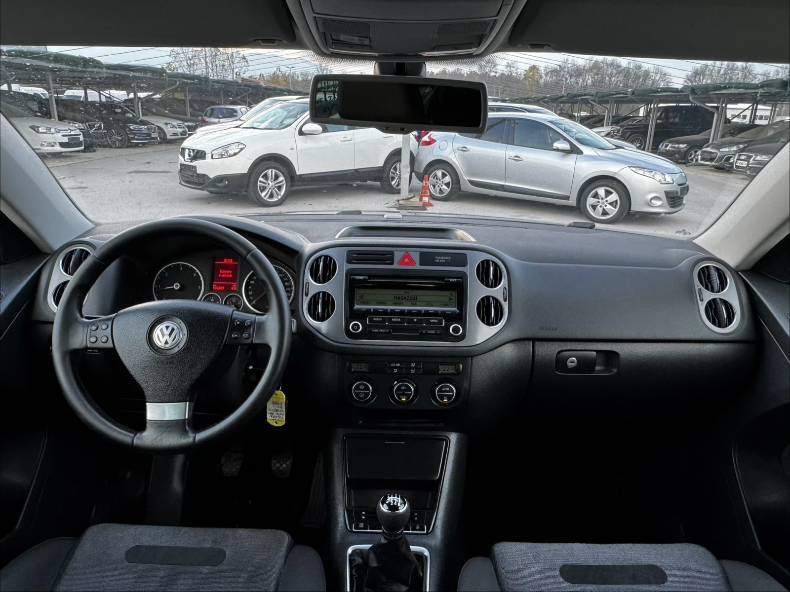 VW Tiguan 2.0TDI 4Motion ИТАЛИЯ - изображение 9