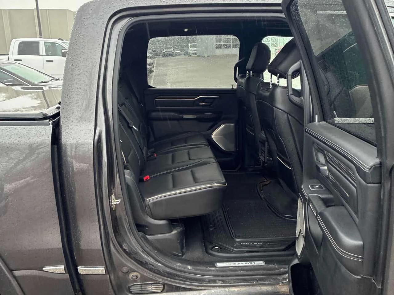 Dodge RAM 1500  Limited /360/ОБДУХВАНЕ/HARMAN KARDON, снимка 11 - Автомобили и джипове - 54015113