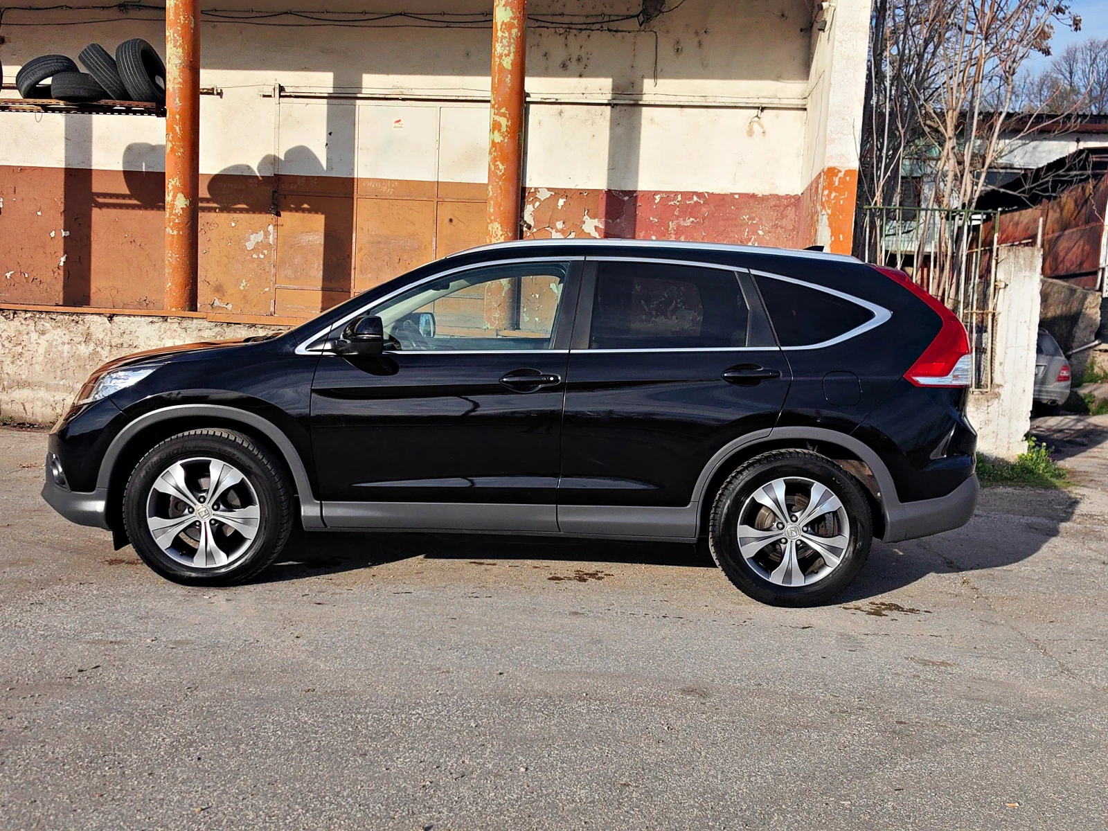 Honda Cr-v  4WD! КОЖЕН САЛОН!СТЪКЛЕН ТАВАН !ТОП СЪСТОЯНИЕ, снимка 6 - Автомобили и джипове - 54115647