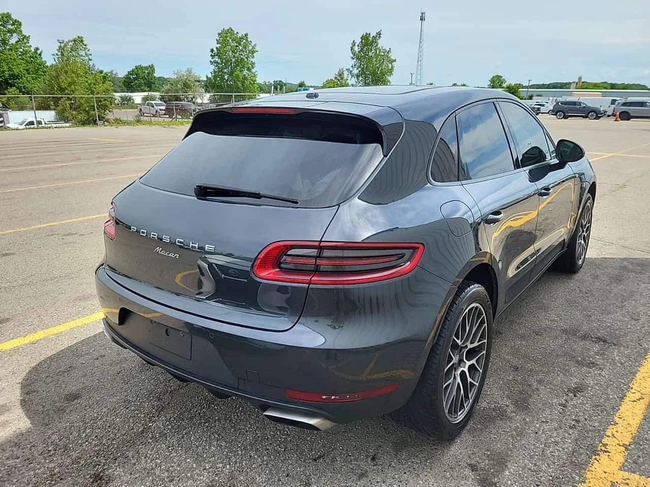 Porsche Macan * Awd Sport Edition * CARFAX * ОПЦИЯ ЗА ФИНАНСИРАН, снимка 2 - Автомобили и джипове - 55230193
