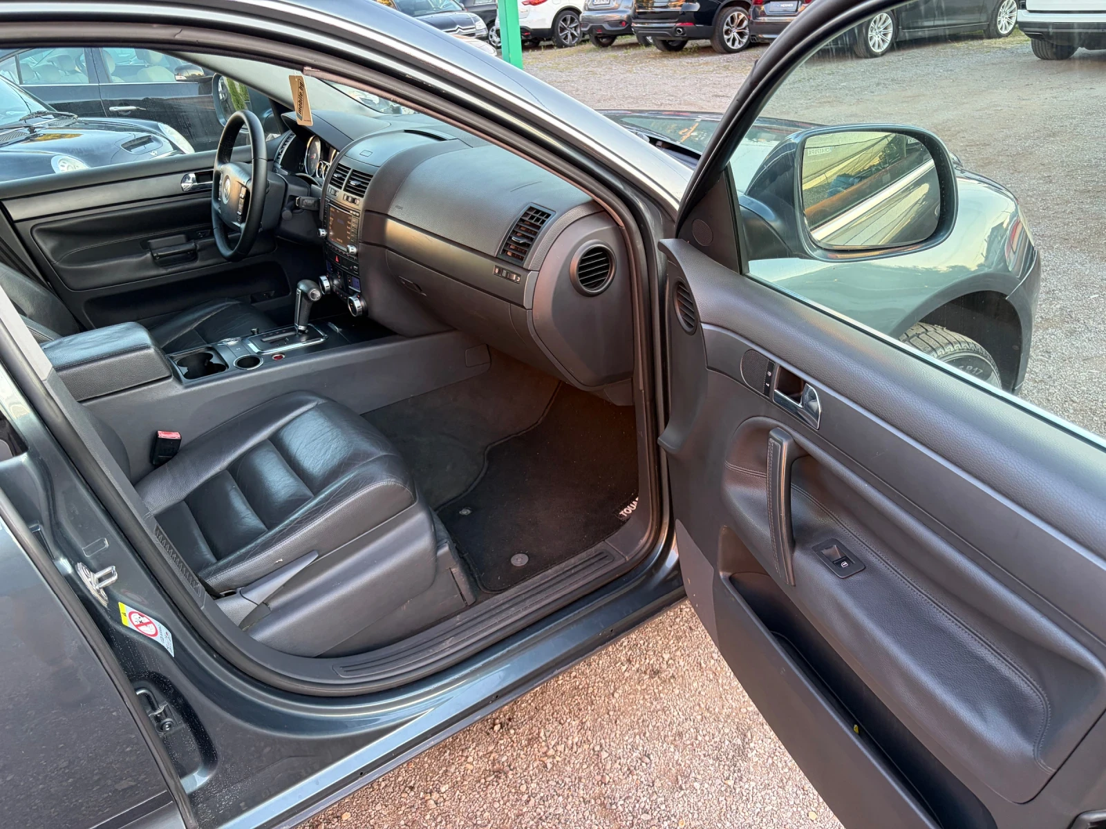 VW Touareg, снимка 12 - Автомобили и джипове - 55240440