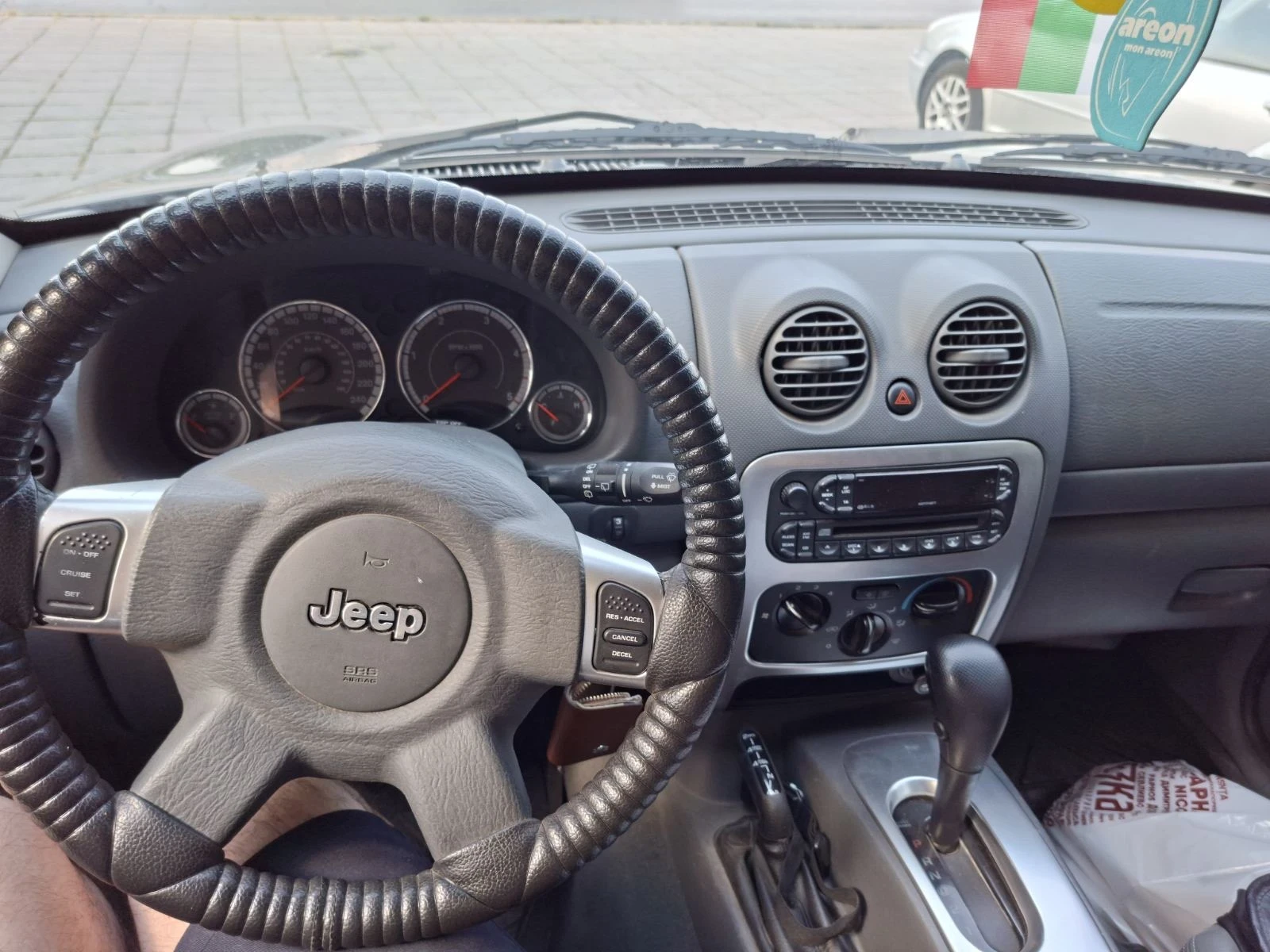 Jeep Cherokee, снимка 7 - Автомобили и джипове - 55710480