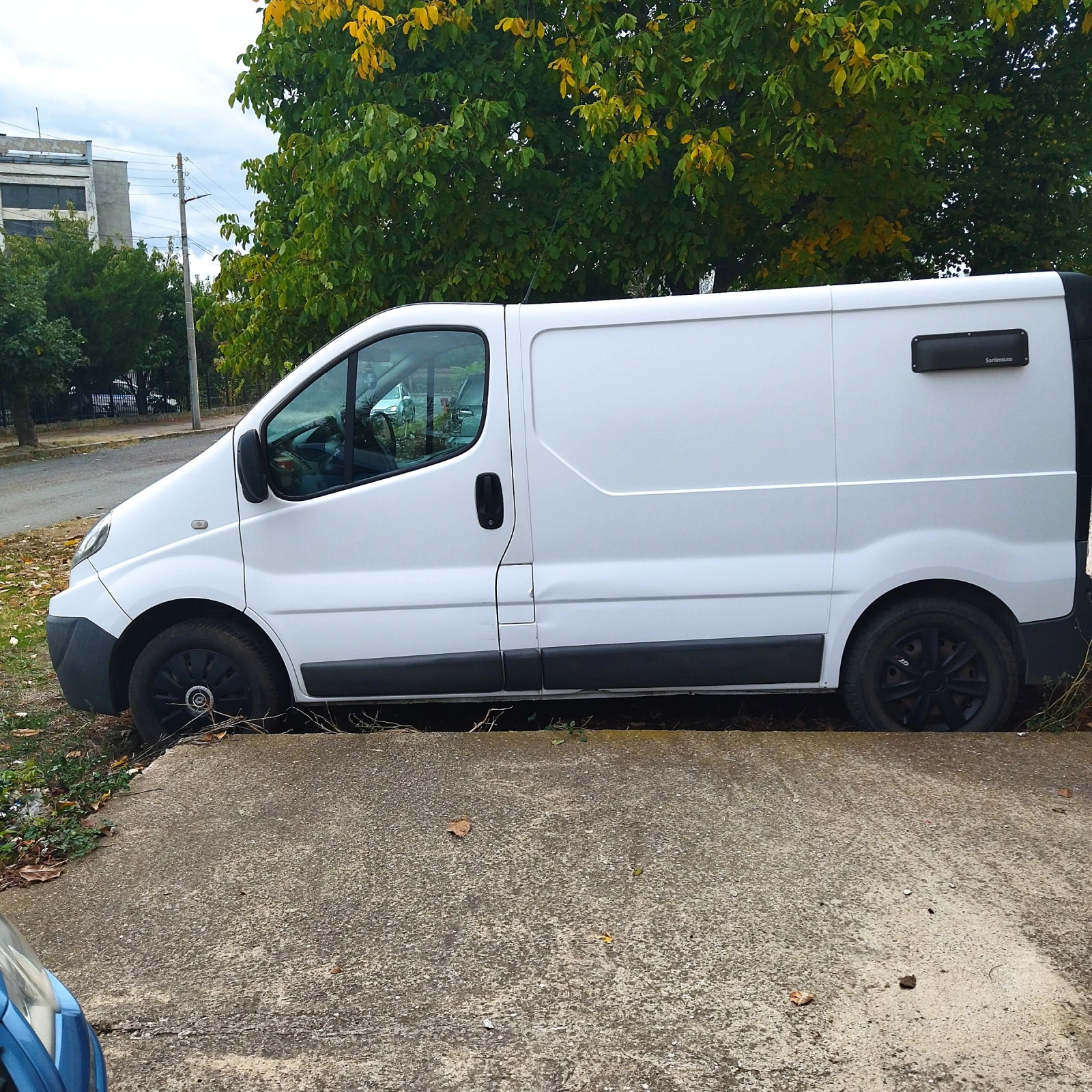 Renault Trafic 2.0, снимка 11 - Бусове и автобуси - 54398982