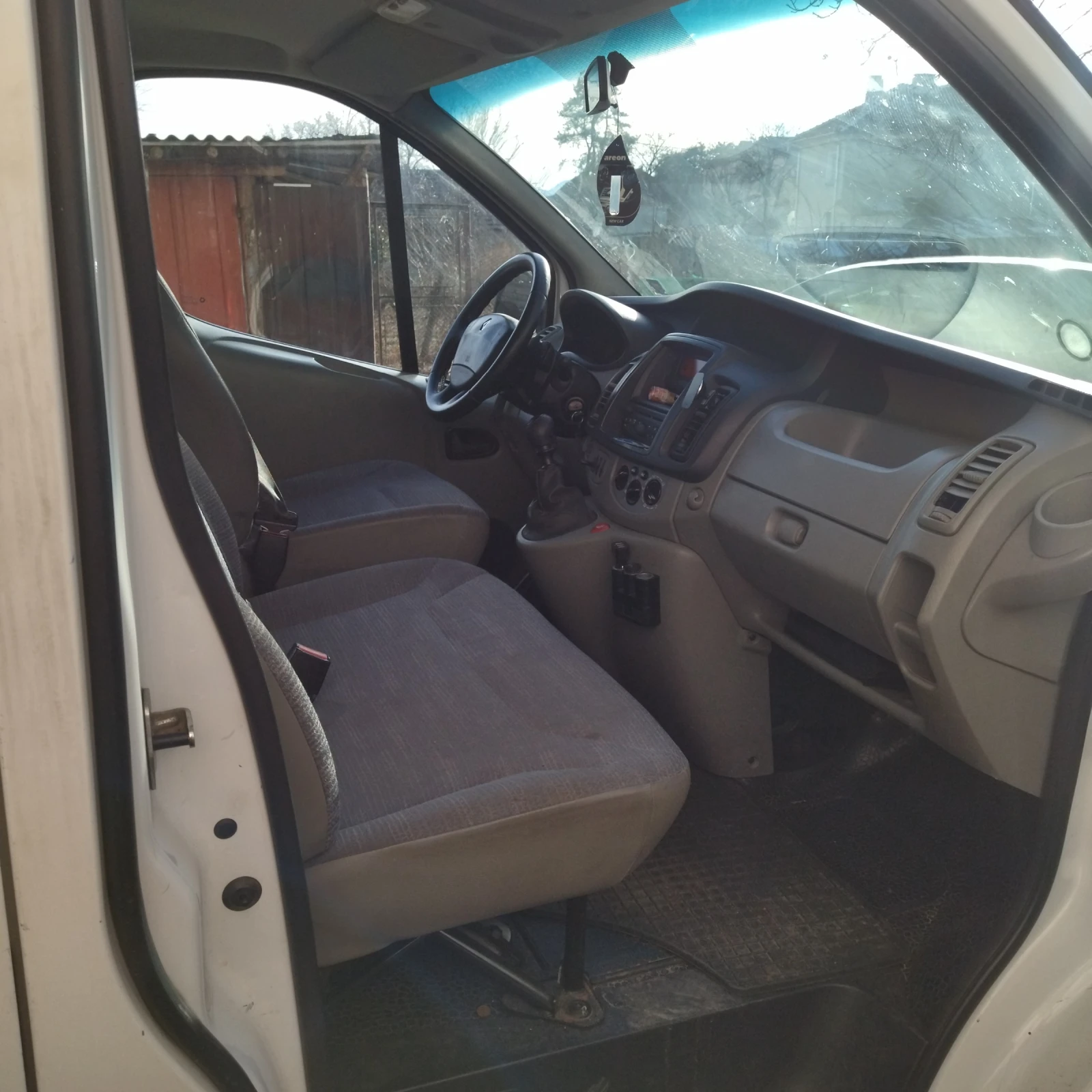 Renault Trafic 2.0, снимка 7 - Бусове и автобуси - 54398982