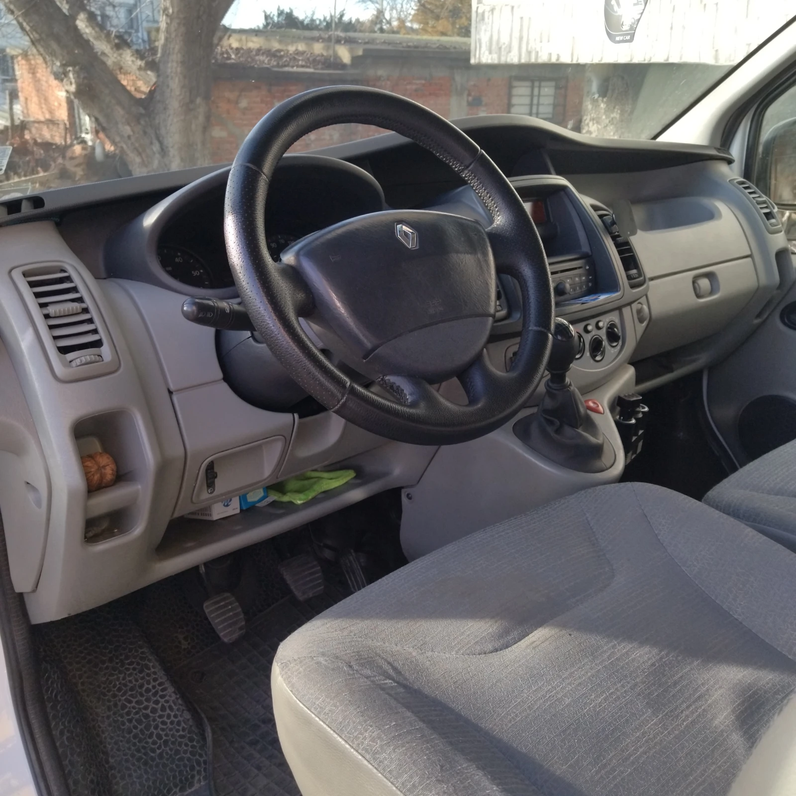 Renault Trafic 2.0, снимка 8 - Бусове и автобуси - 54398982