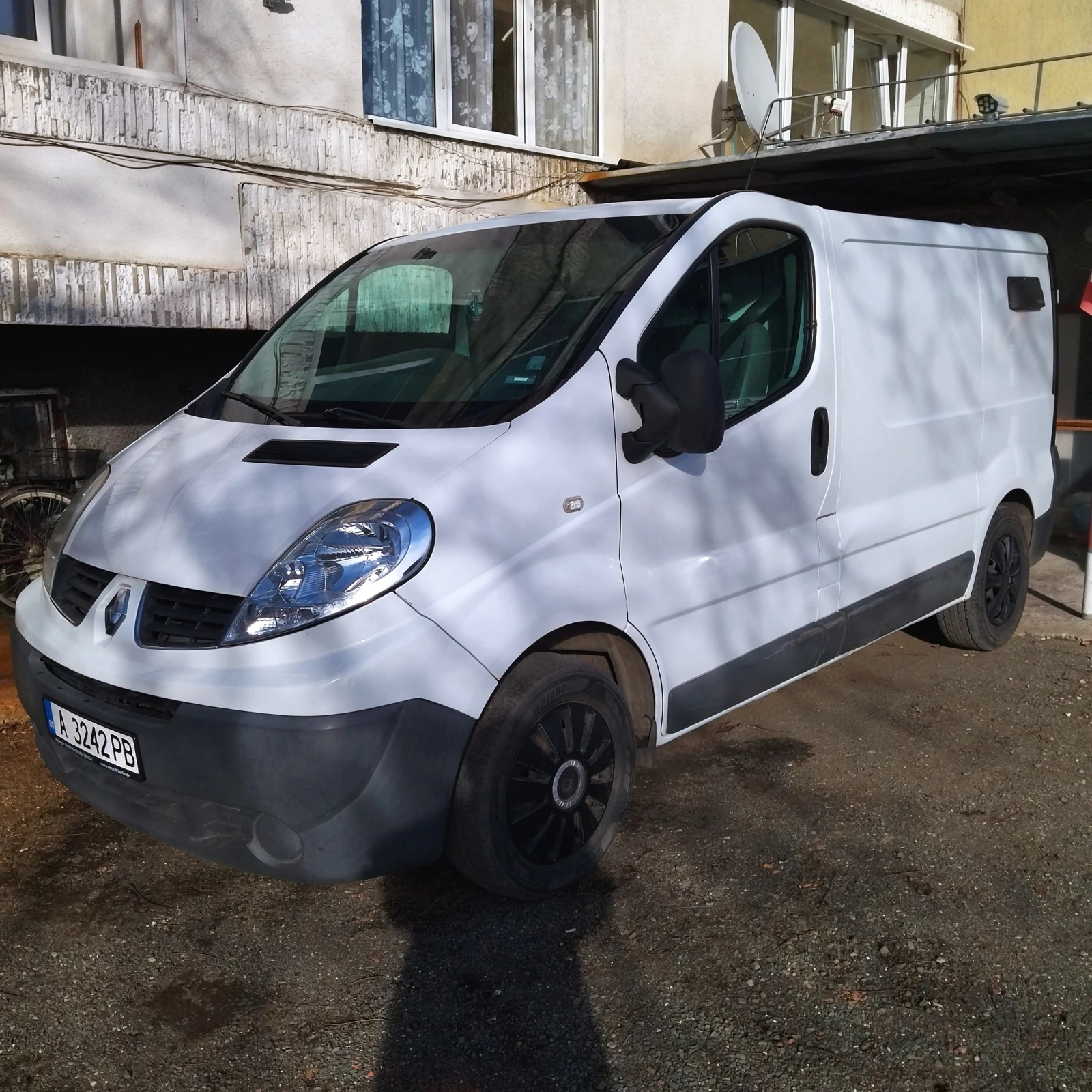 Renault Trafic 2.0, снимка 3 - Бусове и автобуси - 54398982