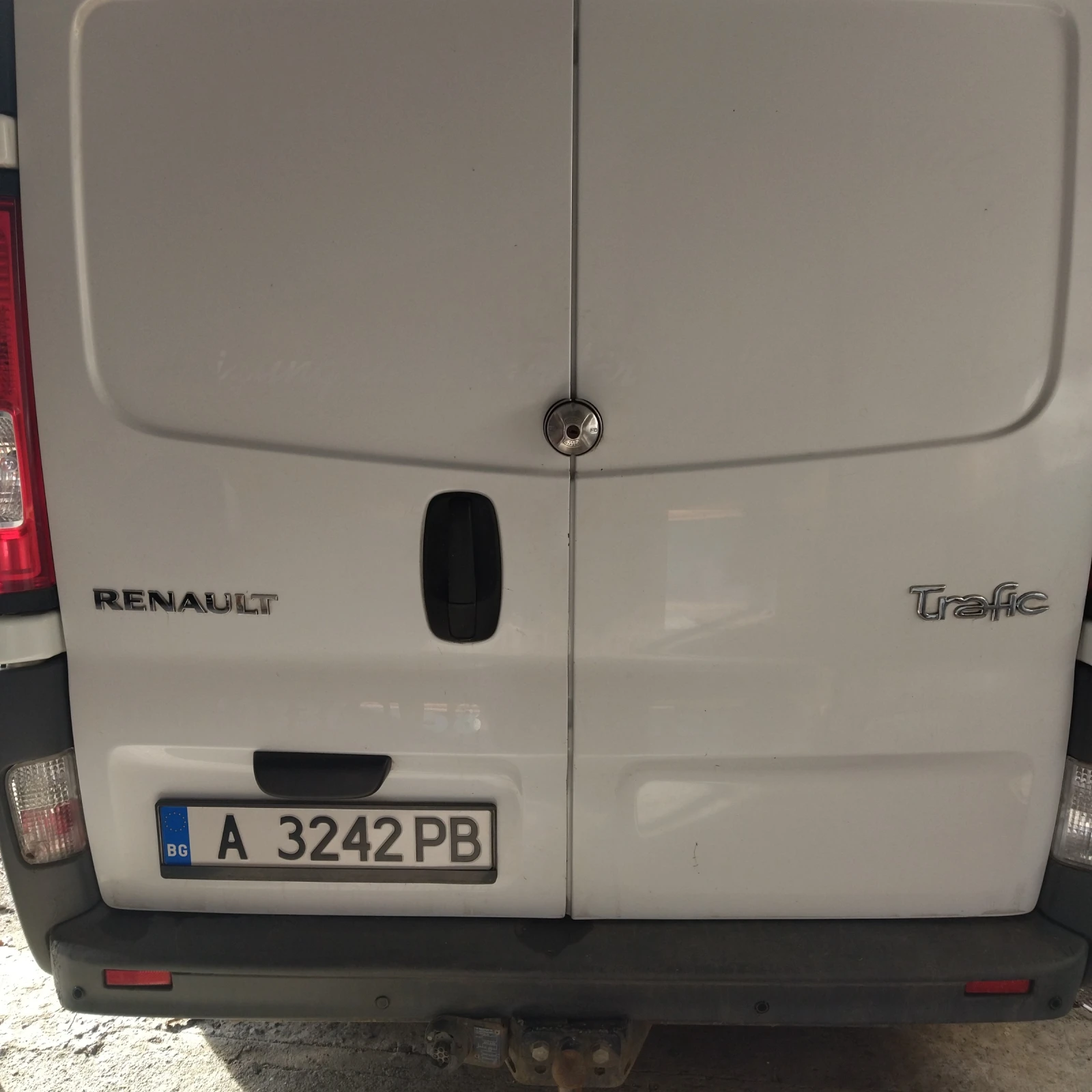 Renault Trafic 2.0, снимка 6 - Бусове и автобуси - 54398982
