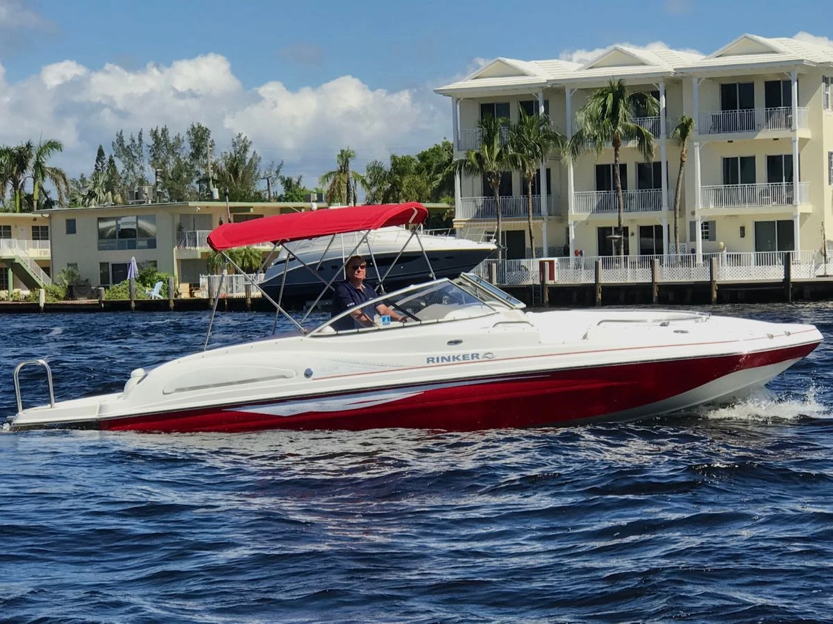 Моторна яхта Rinker 246 CAPTIVA - изображение 3