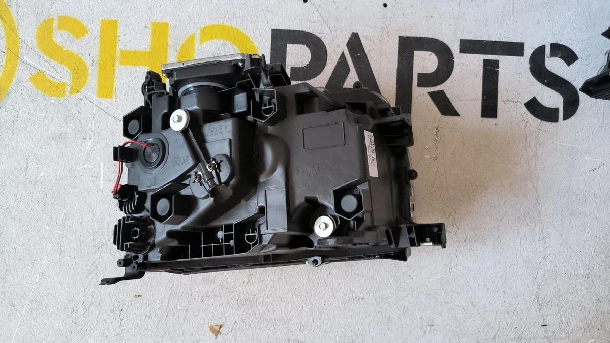 Комплект фарове Toyota Land Cruiser Prado 250, LED, снимка 2 - Части - 56273422