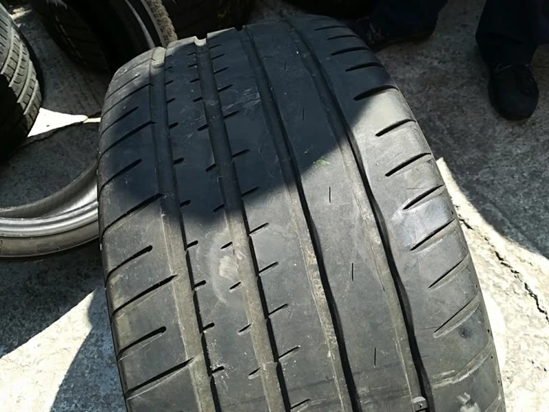 Гуми Летни 235/45R17, снимка 2 - Гуми и джанти - 21761041