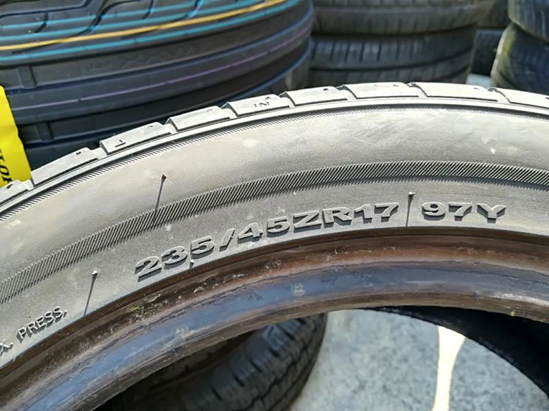 Гуми Летни 235/45R17, снимка 5 - Гуми и джанти - 21761041