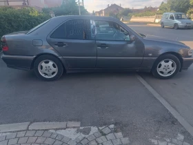 Mercedes-Benz 220, снимка 3
