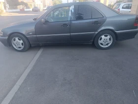 Mercedes-Benz 220, снимка 4