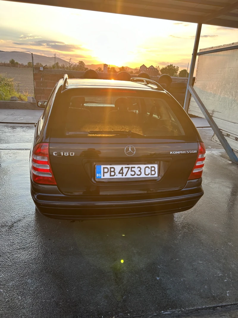 Mercedes-Benz C 180, снимка 3 - Автомобили и джипове - 46879311