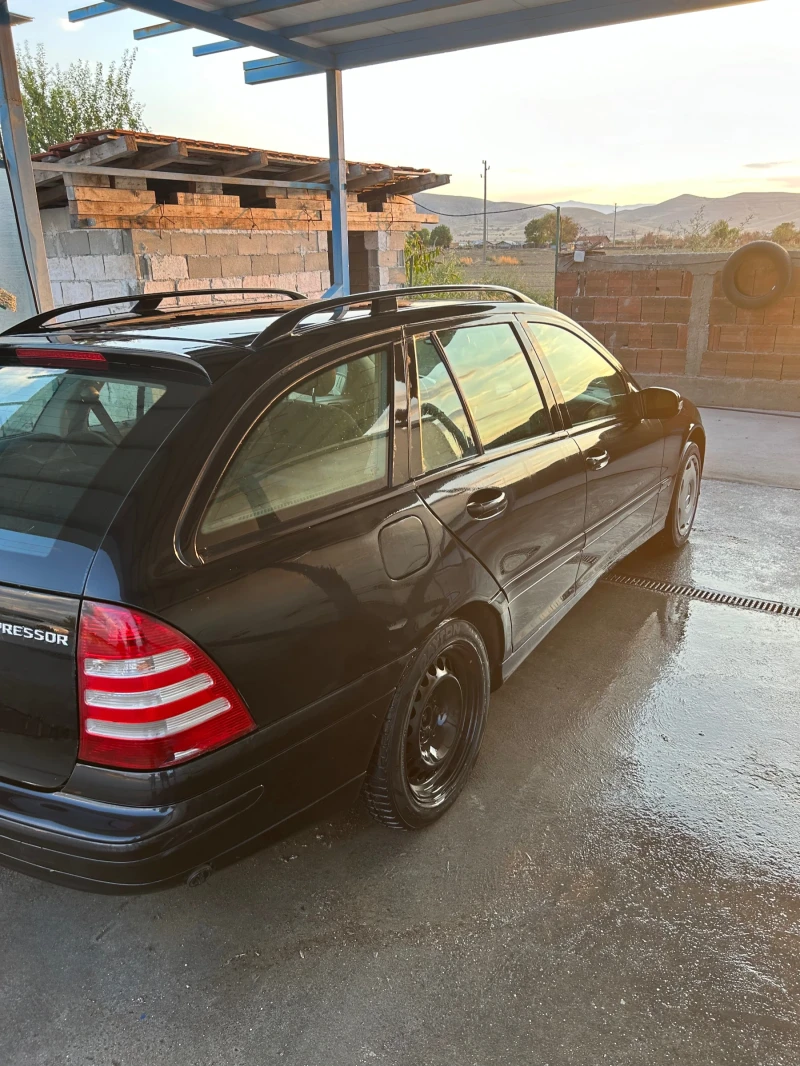 Mercedes-Benz C 180, снимка 4 - Автомобили и джипове - 46879311