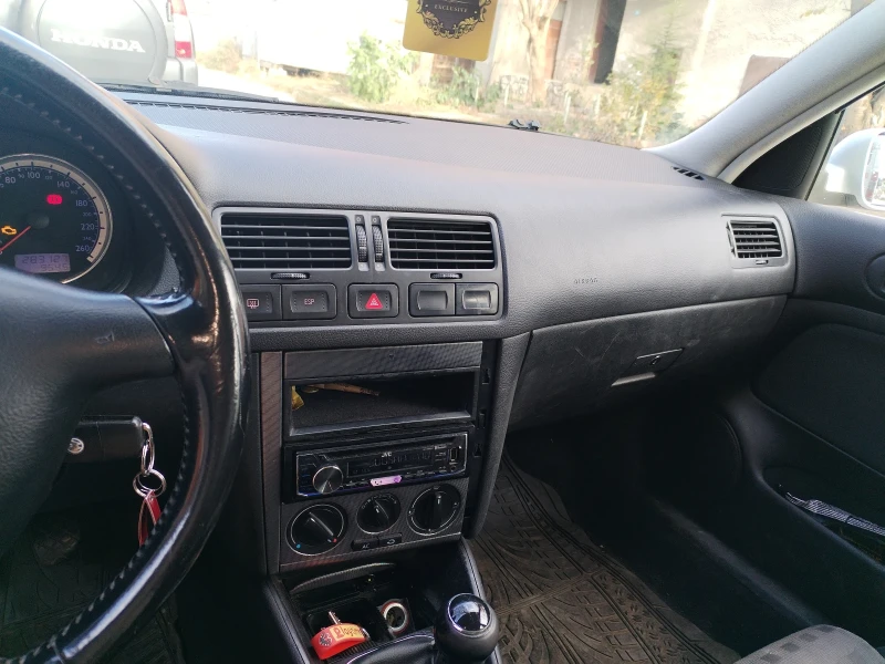 VW Golf, снимка 10 - Автомобили и джипове - 48059438