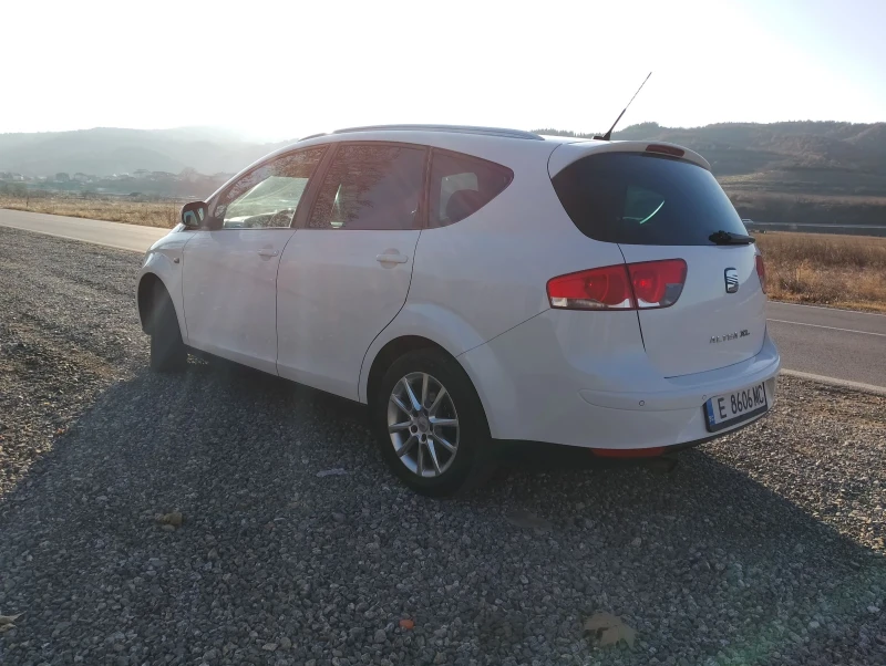 Seat Altea 1.6TDI, снимка 6 - Автомобили и джипове - 48338754