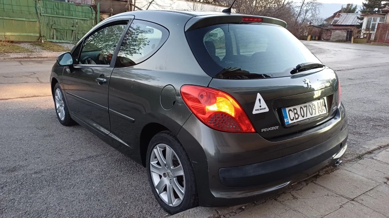 Peugeot 207 Гаражен автомобил на реални километри, снимка 6 - Автомобили и джипове - 48620775