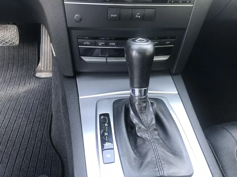Mercedes-Benz E 350 Купе, снимка 12 - Автомобили и джипове - 52333989