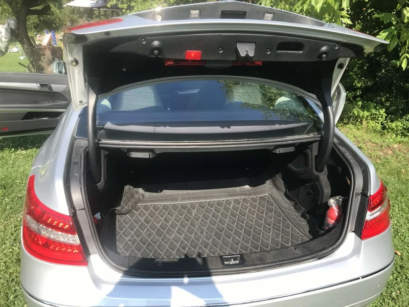 Mercedes-Benz E 350 Купе, снимка 15 - Автомобили и джипове - 52333989