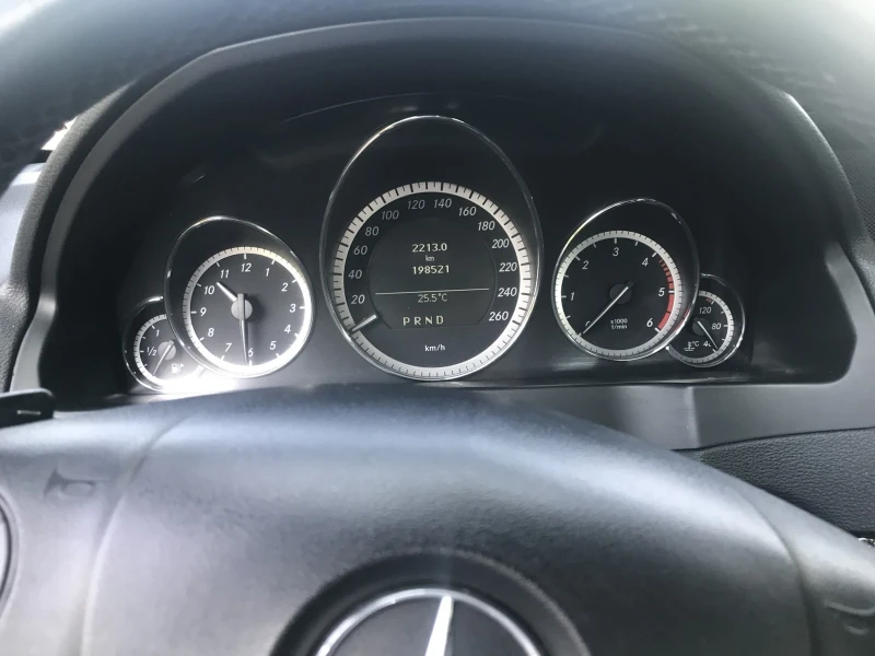 Mercedes-Benz E 350 Купе, снимка 11 - Автомобили и джипове - 52333989