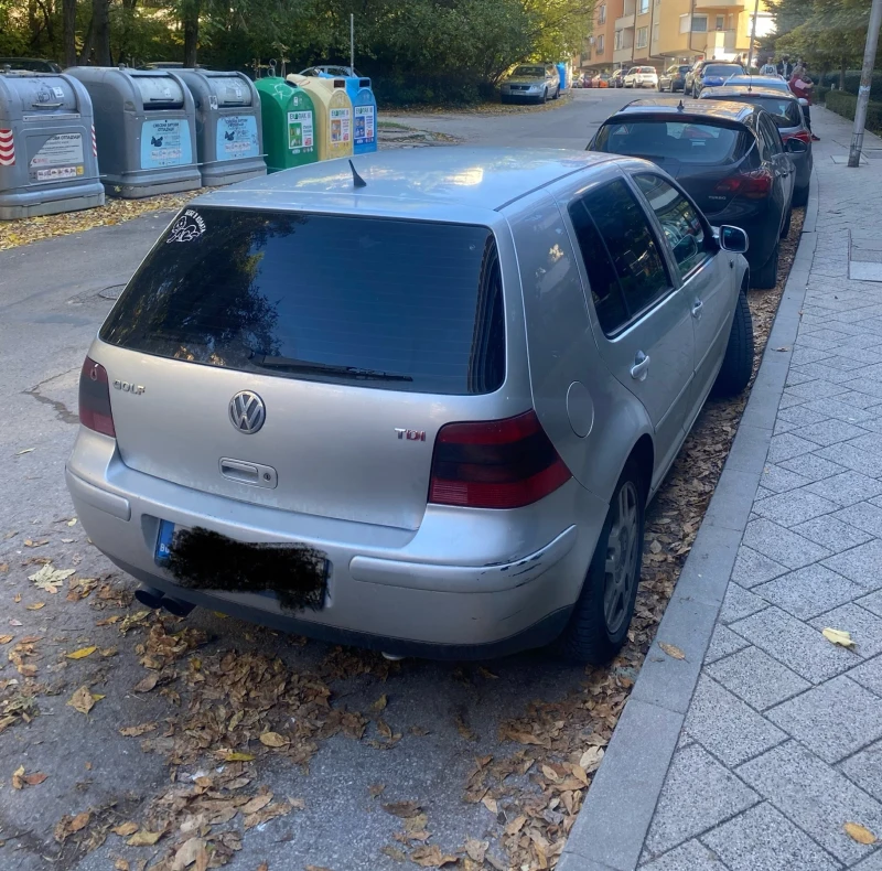 VW Golf 1.9, снимка 4 - Автомобили и джипове - 52217982