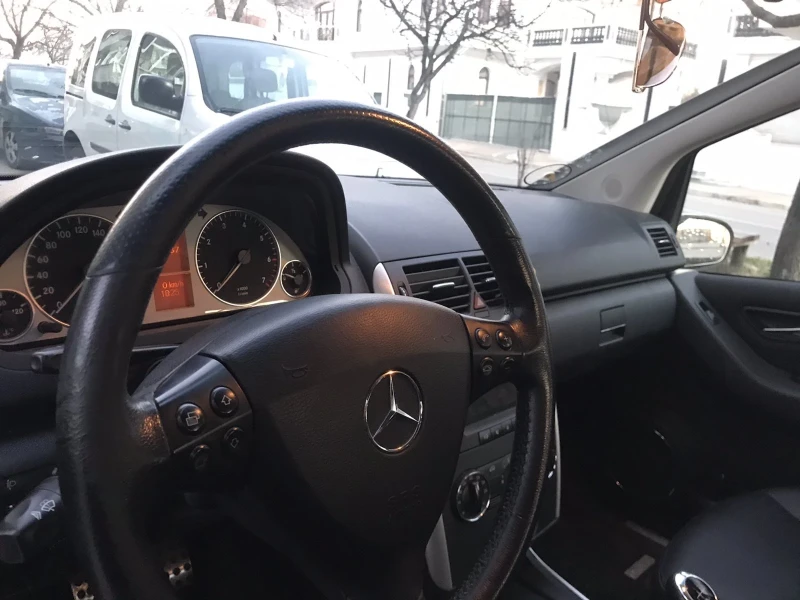 Mercedes-Benz A 200 A200 Turbo, снимка 13 - Автомобили и джипове - 52675536
