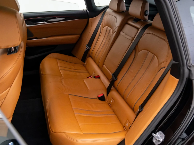 BMW 640 Gran Turismo i xDrive, снимка 13 - Автомобили и джипове - 53404087