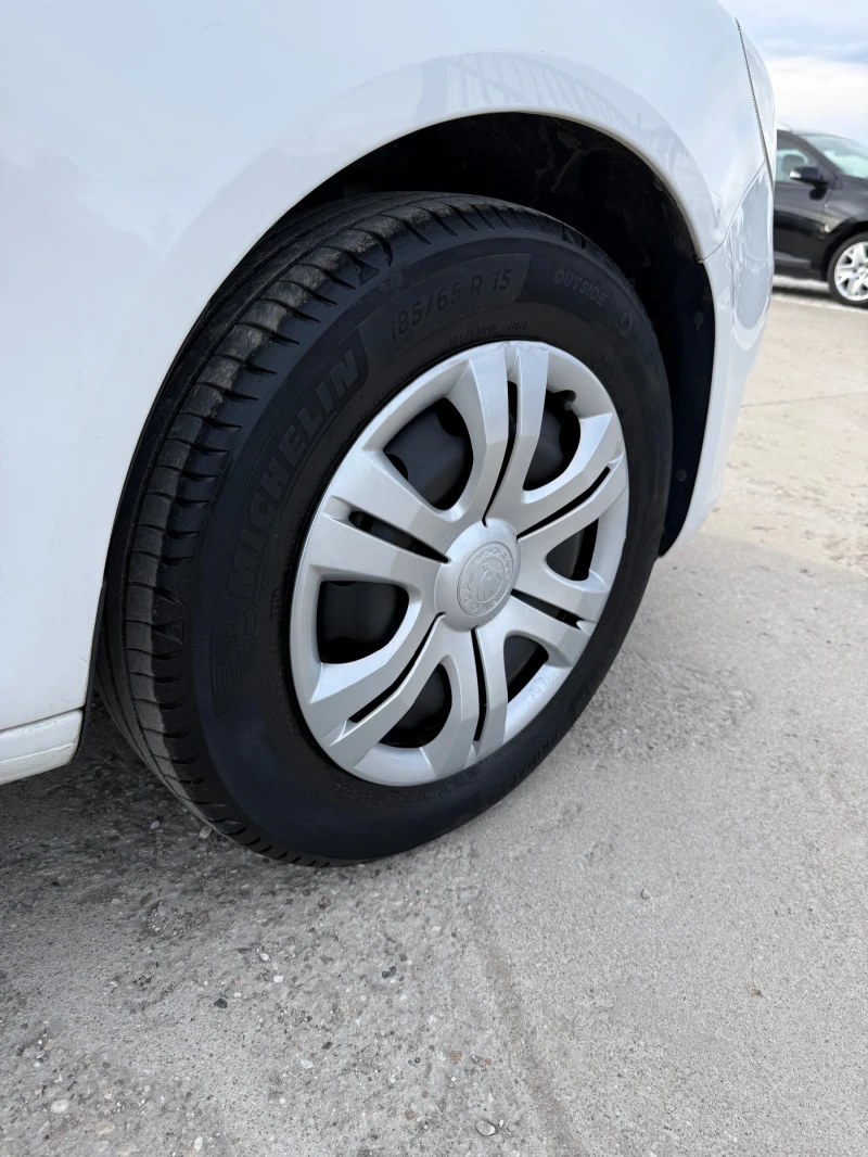 Skoda Roomster 1.6 TDi, снимка 15 - Автомобили и джипове - 53539559