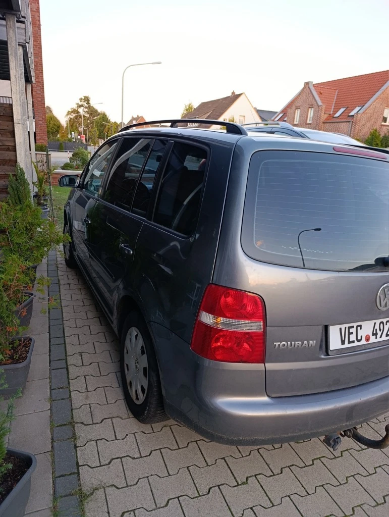 VW Touran 1.6 FS  6+ 1, снимка 4 - Автомобили и джипове - 52583083